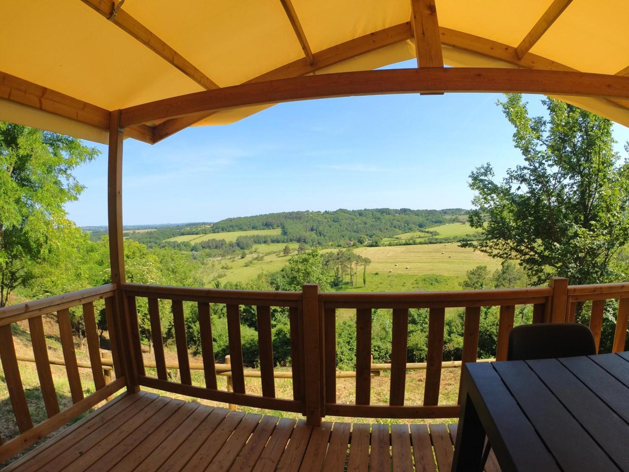 Camping Bleu Soleil Rouffignac-Saint-Cernin-de-Reilhac Chambre photo