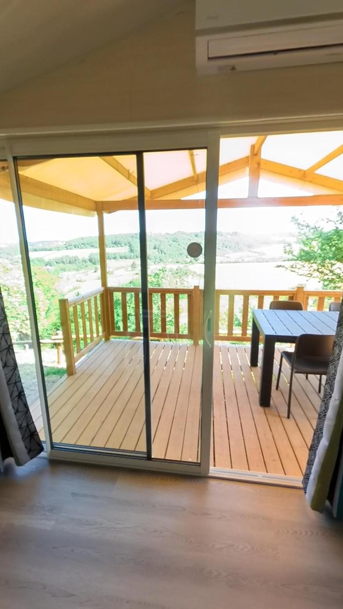 Camping Bleu Soleil Rouffignac-Saint-Cernin-de-Reilhac Chambre photo