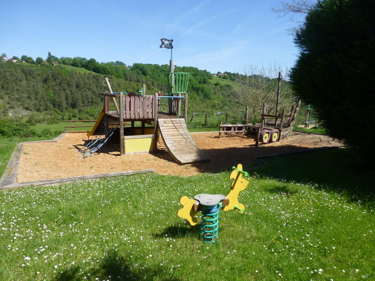 Camping Bleu Soleil Rouffignac-Saint-Cernin-de-Reilhac Extérieur photo